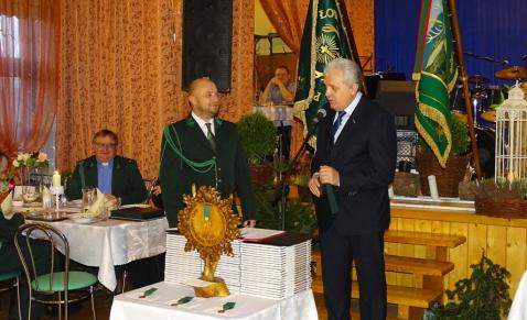 Burmistrz Wilamowic Marian Trela i Prezes KŁ KNIEJA Wacław Kuder