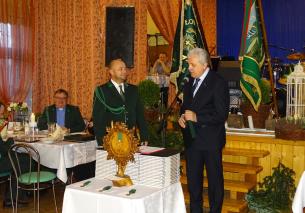 Burmistrz Wilamowic Marian Trela i Prezes KŁ KNIEJA Wacław Kuder